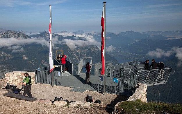 五指观景台用钢格栅板铺设